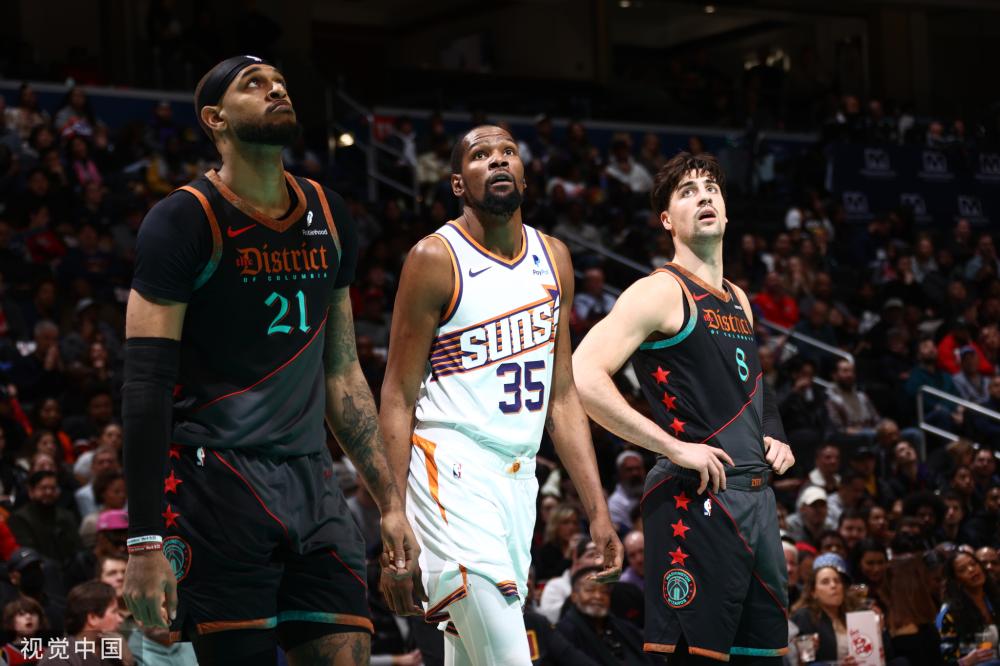 靠着坚韧的 靠着坚韧的